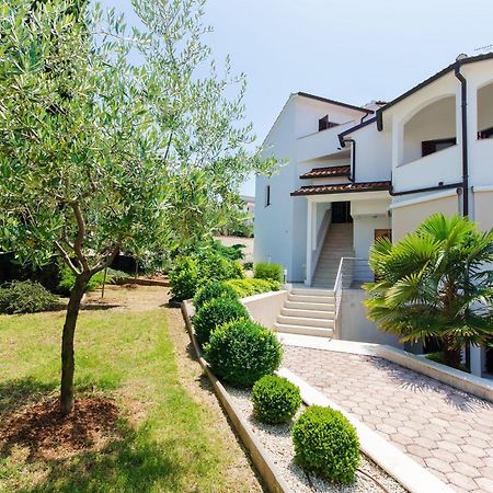 Apartments Gloria Vrsar Εξωτερικό φωτογραφία