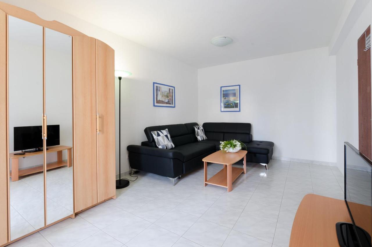 Apartments Gloria Vrsar Εξωτερικό φωτογραφία