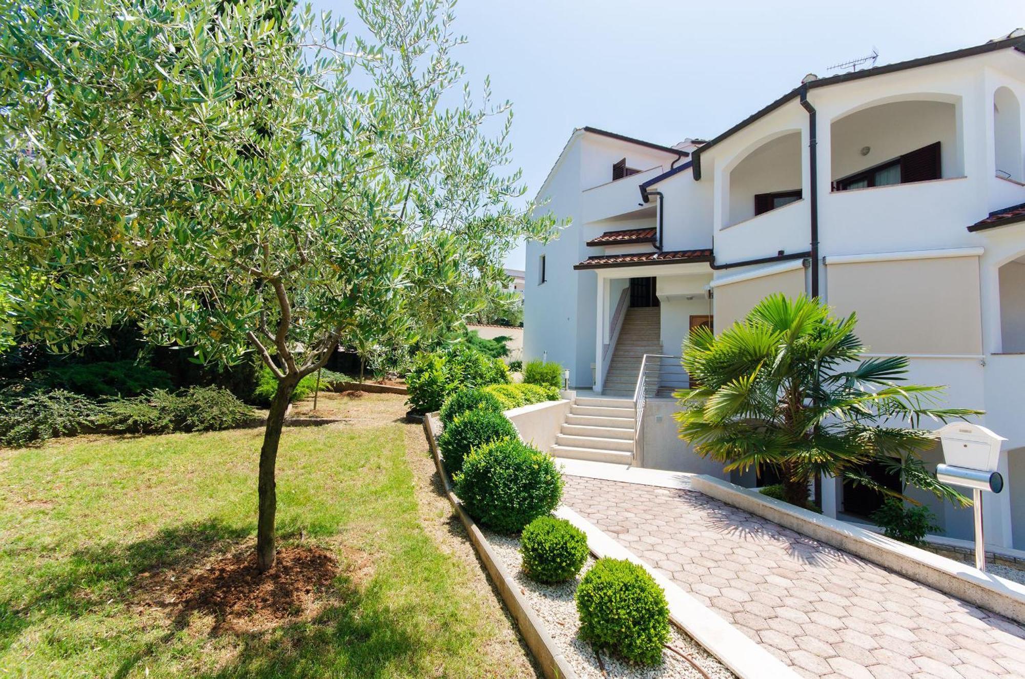 Apartments Gloria Vrsar Εξωτερικό φωτογραφία