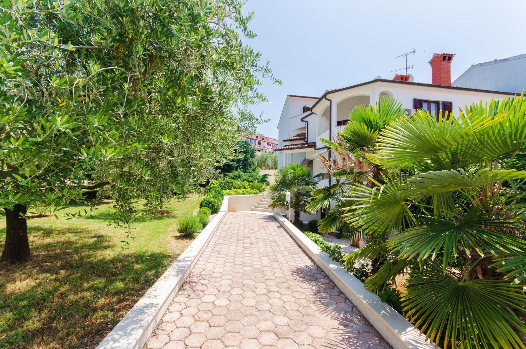 Apartments Gloria Vrsar Εξωτερικό φωτογραφία