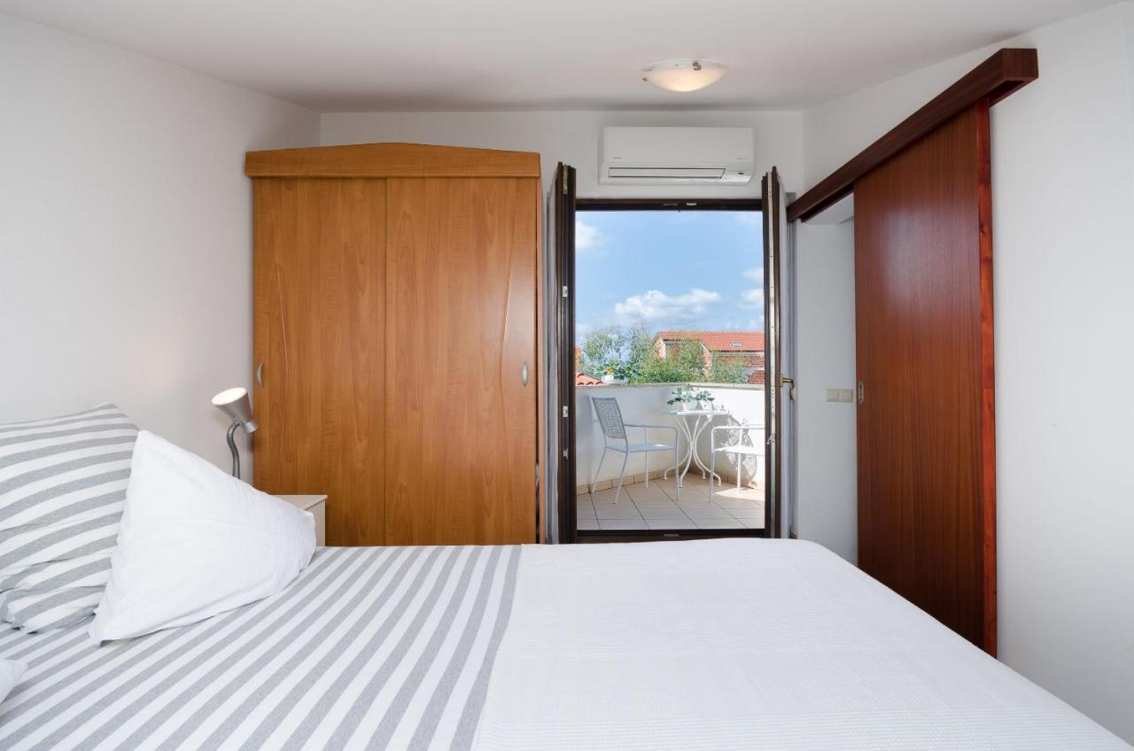 Apartments Gloria Vrsar Εξωτερικό φωτογραφία
